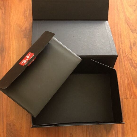 Ray Ban Black large magnetic box. - Picture 2 of 9